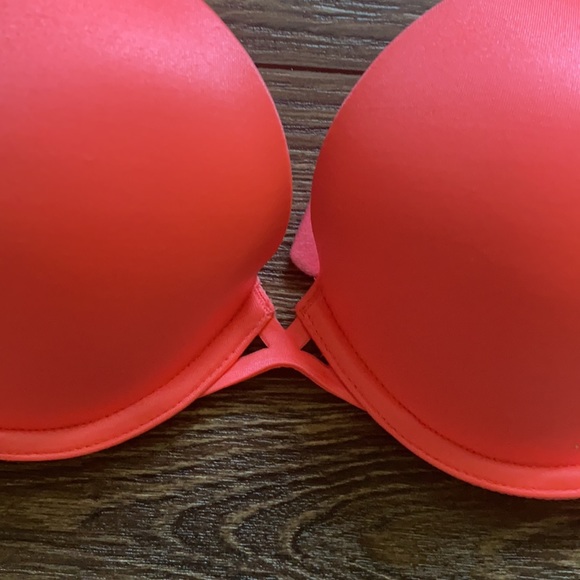 Victoria Secret Push Up Bra - Picture 4 of 10